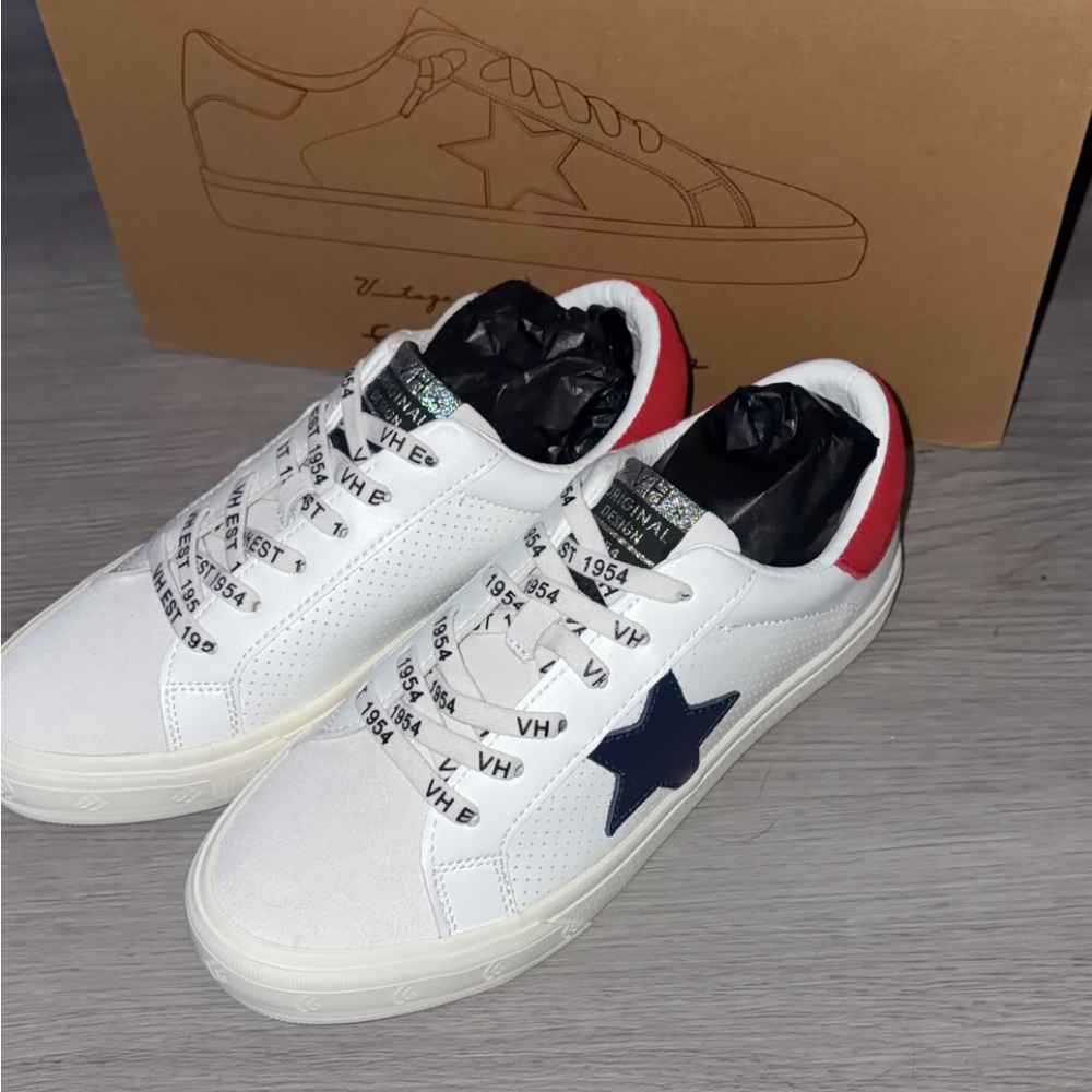 Vintage Havana Sneakers with Blue Star and Red Accents - Picture 2 of 3